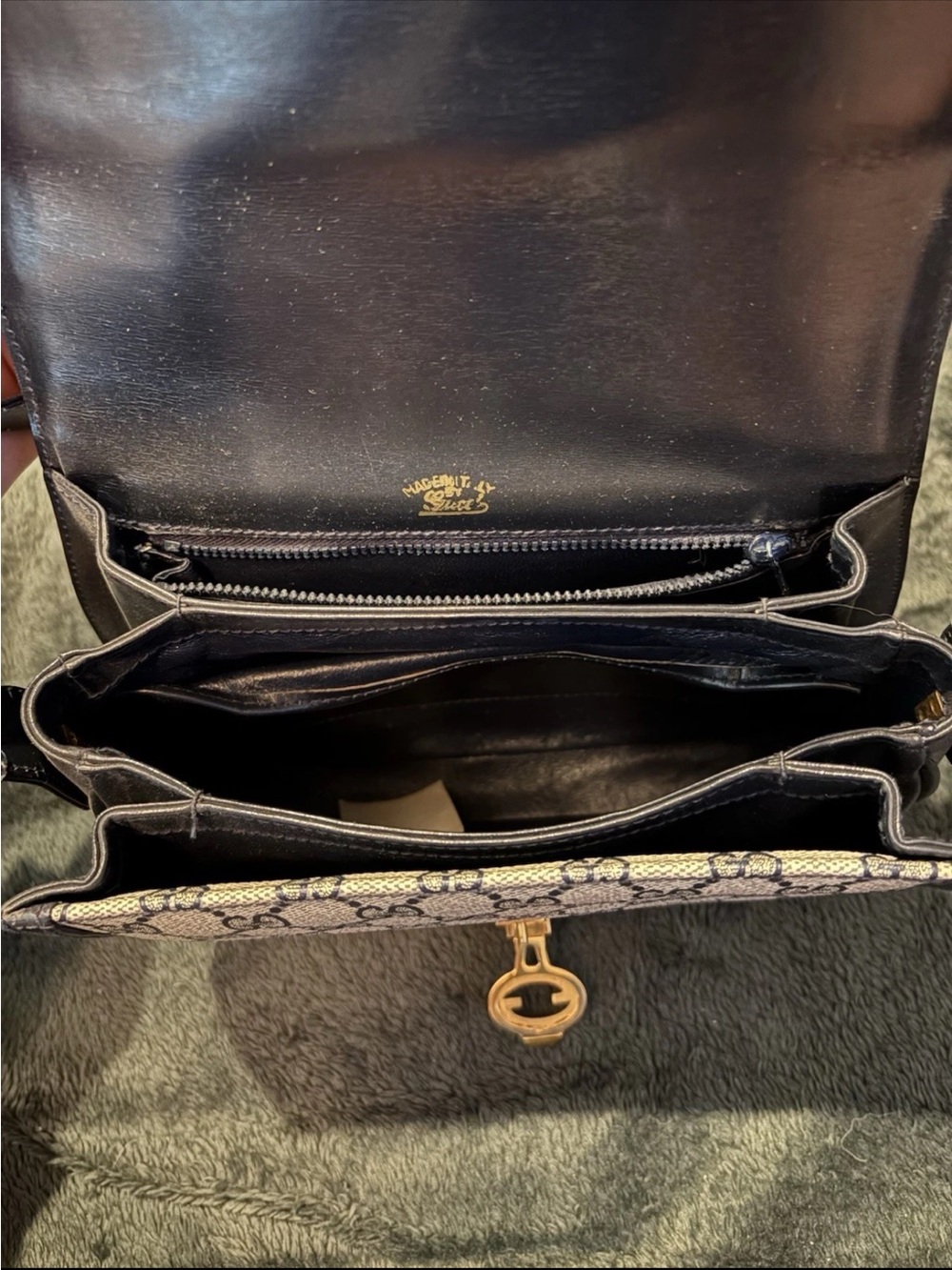 Vintage 80s Gucci GG Monogram Navy Crossbody Bag Web Stripe Gold Key Clasp - Picture 4 of 13